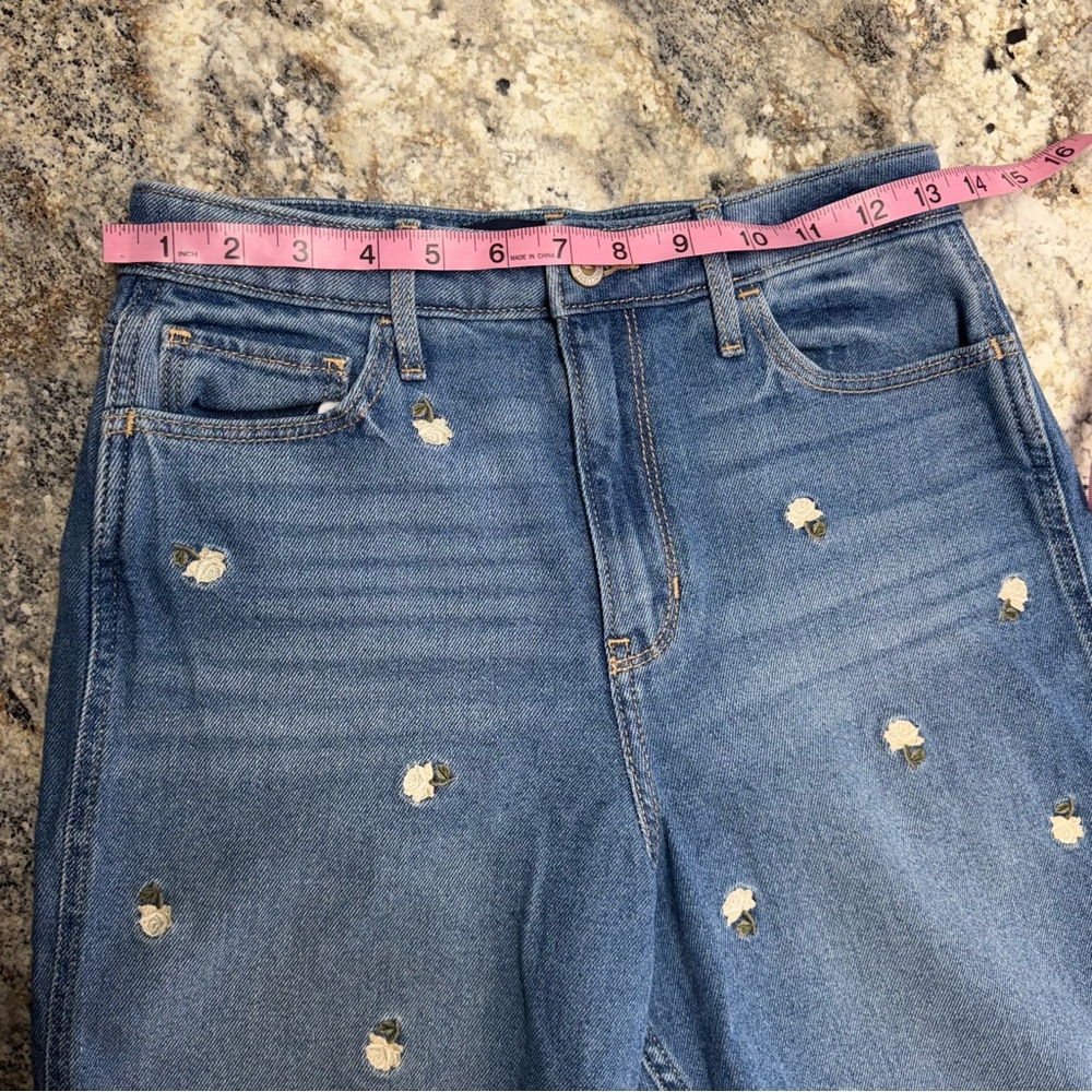 Hollister Ultra High-Rise Mom Jeans Blue Jeans Stretch Floral Embroidery Size 7R - Picture 5 of 9
